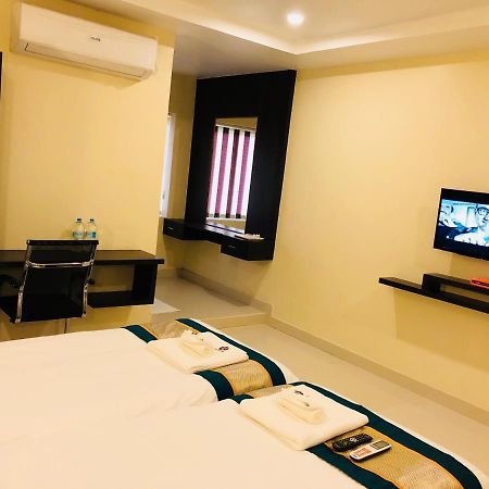 Hotel Fortune M R Grands Suluru Екстериор снимка