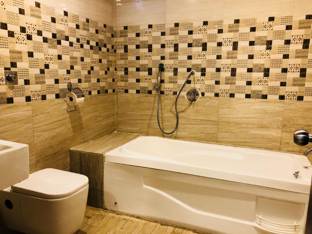 Hotel Fortune M R Grands Suluru Екстериор снимка